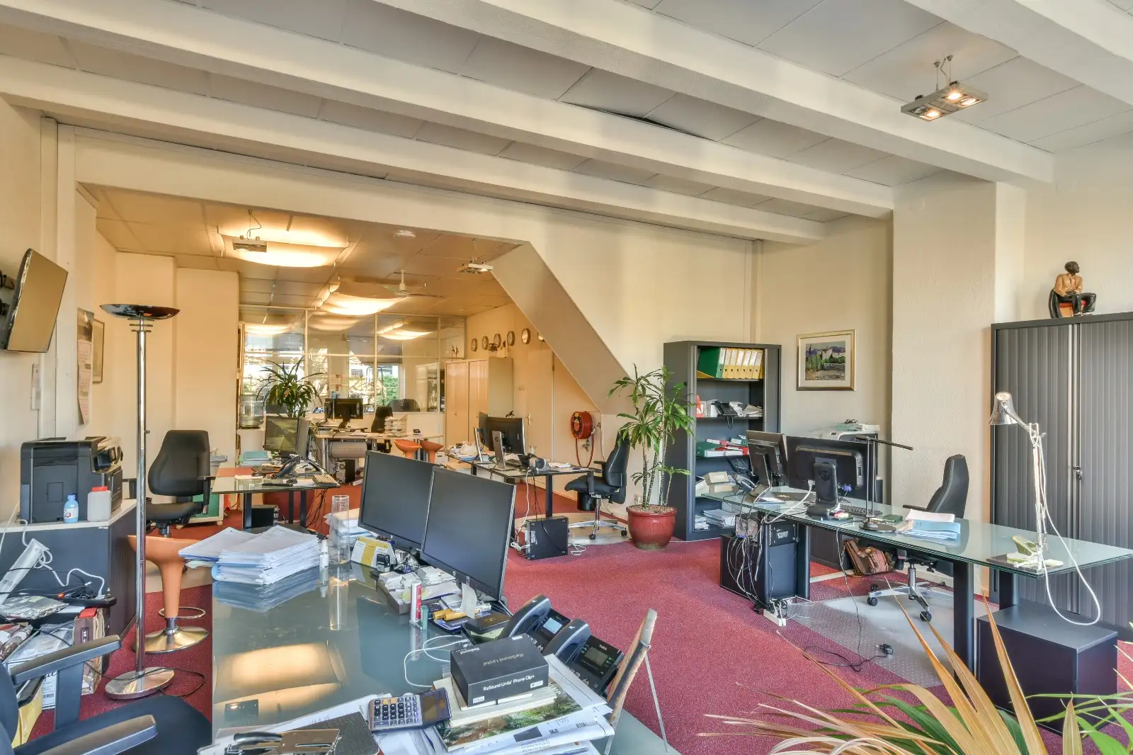 Before: Complete Cleaning – Office Workspace